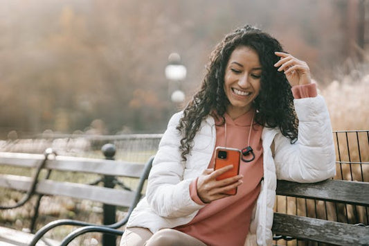 What Not to Text a Girl: The 7 Mistakes You Should Avoid
